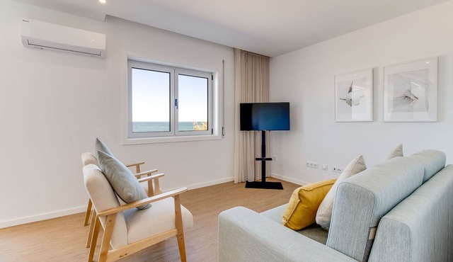 Modern 3BD Ocean View Apartment