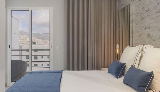 Funchal holidays, sea view - Barreiros III
