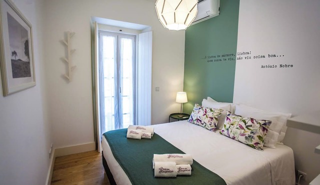 Bright traditional apartment with balcony - Flat 1