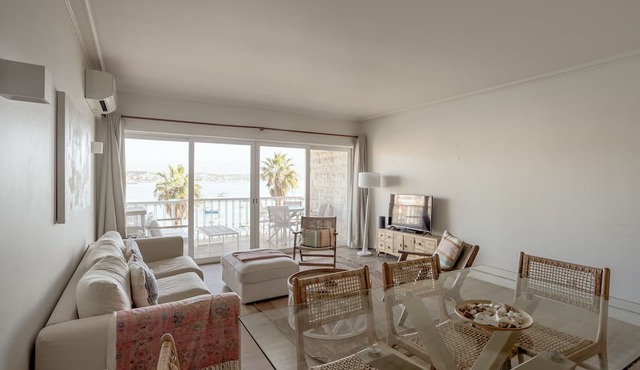Apartment 'Cascais Bay Terrace II' with Sea View & Wi-Fi