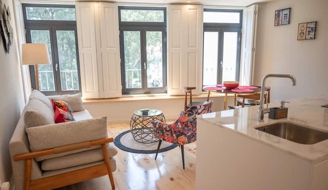 TRULY PORTO - Beautiful apartment with balcony, pool and garden view located in downtown Porto