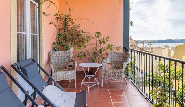 Castelo Design W/Balcony & View by LovelyStay