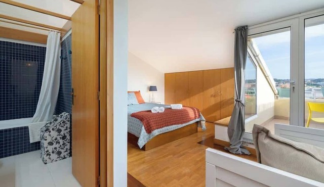 HostWise - Seaside Beach Flat