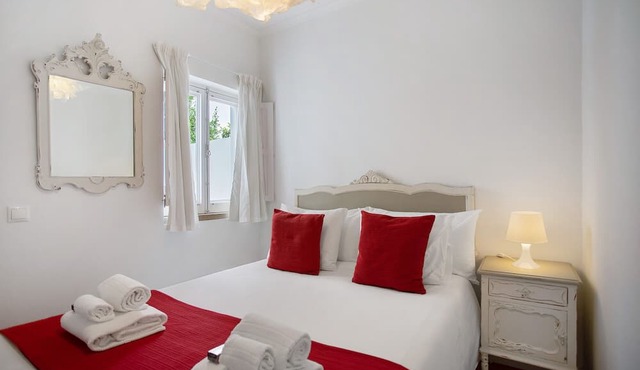 Apartment 'Páteo Da Várzea 4' with Shared Garden and Wi-Fi Access