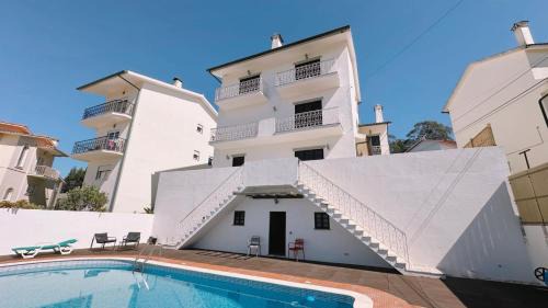 Sunny Studio with Pool Access - Beach & City 5 min