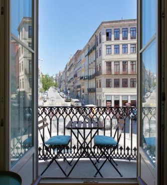 BOUTIQUE Rentals - Toledos One & Only Apt in Historical center of Porto