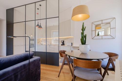 BOUTIQUE Rentals- THE RIBEIRA* Apt great views
