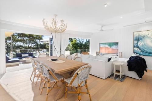 Hastings St Gem with Pool, Newly Renovated in Noosa Heads
